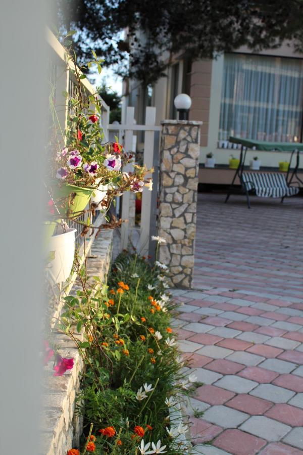 Hotel Villa Aljor Голем Екстериор снимка