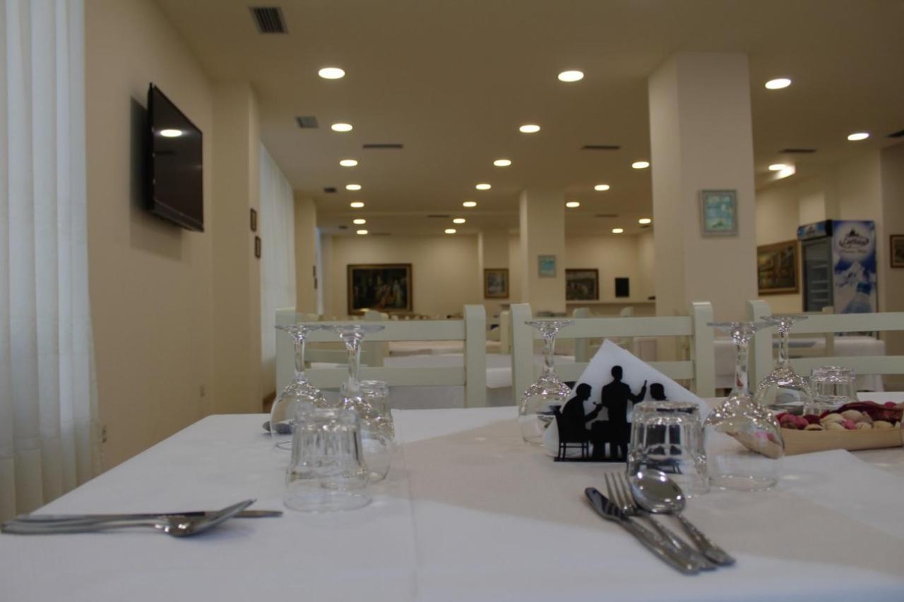 Hotel Villa Aljor Голем Екстериор снимка