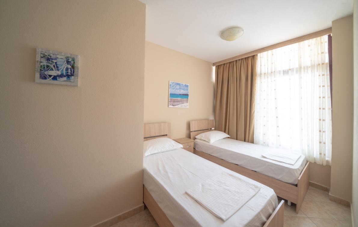 Hotel Villa Aljor Голем Екстериор снимка