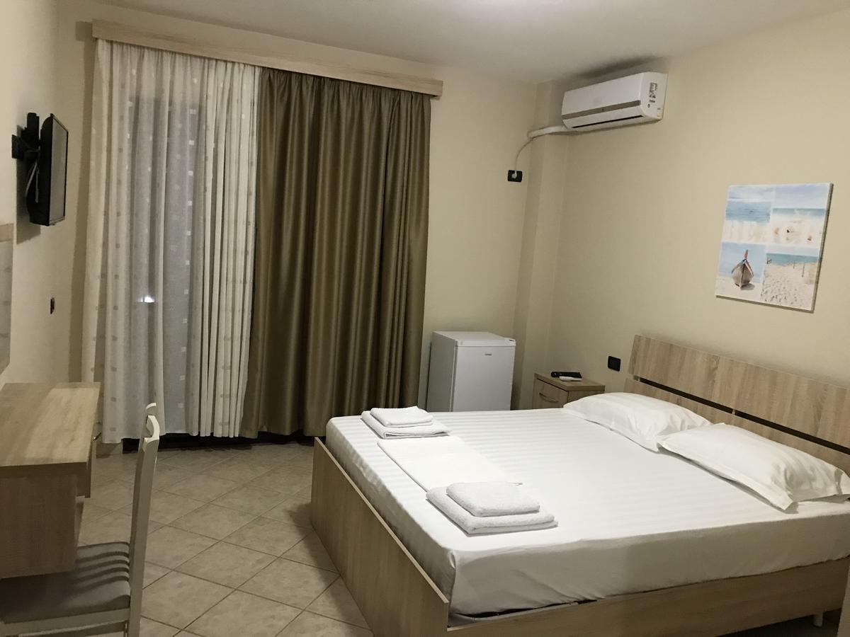 Hotel Villa Aljor Голем Екстериор снимка